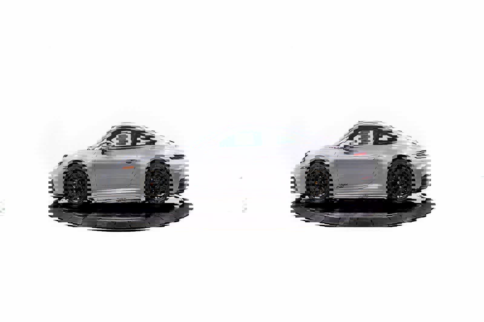 New 2026 Porsche 911 Carrera 4 GTS image 2