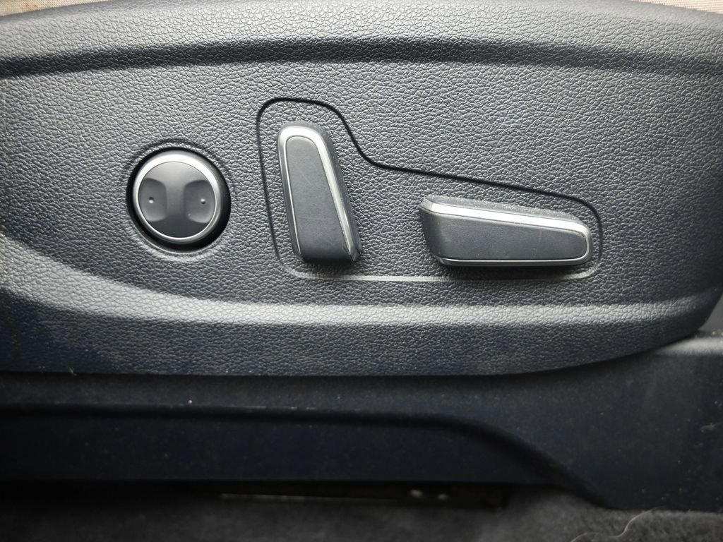 Used 2024 Hyundai Palisade Limited image 12