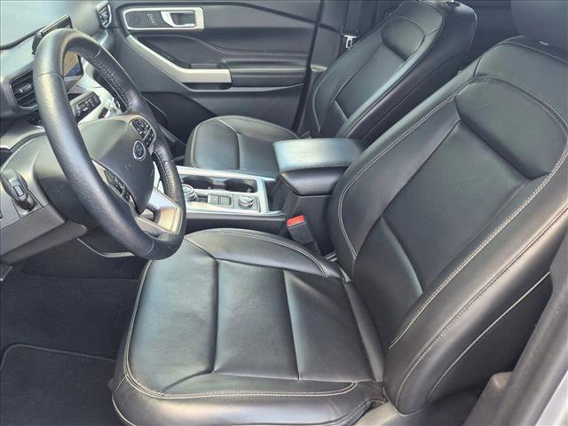 Used 2022 Ford Explorer XLT w/ Equipment Group 202A image 15