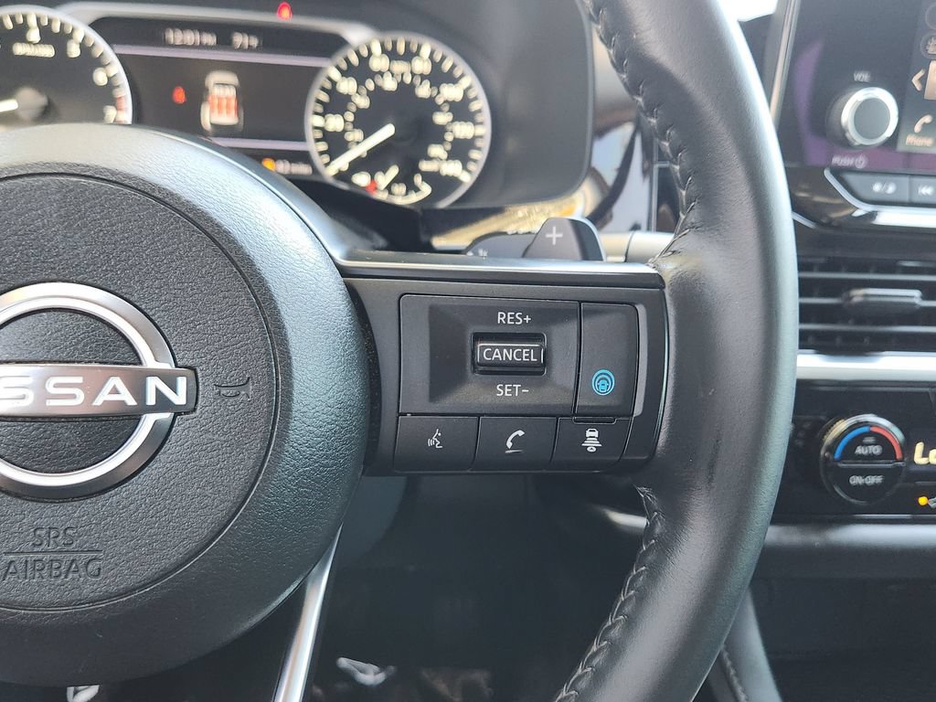 Used 2024 Nissan Pathfinder SV w/ Black Appearance Package AWD/4WD image 18