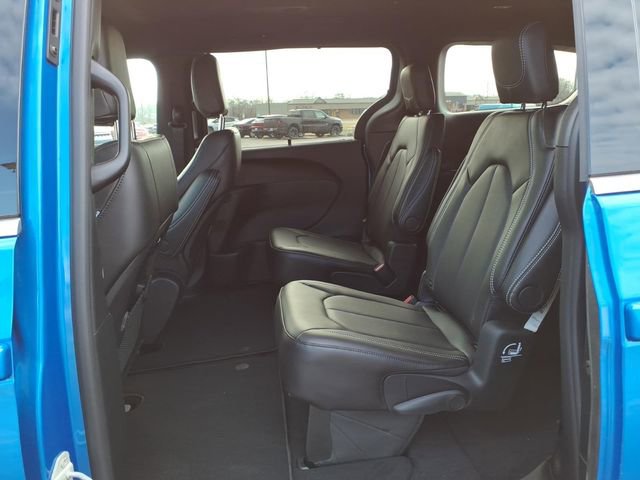 New 2026 Chrysler Pacifica Select image 26