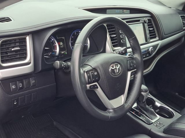 Used 2019 Toyota Highlander XLE AWD/4WD image 8