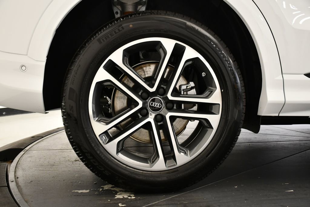 Used 2025 Audi Q5 Premium w/ Convenience Package image 15