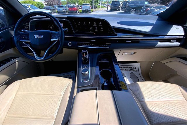 Used 2021 Cadillac Escalade Premium Luxury AWD/4WD image 15