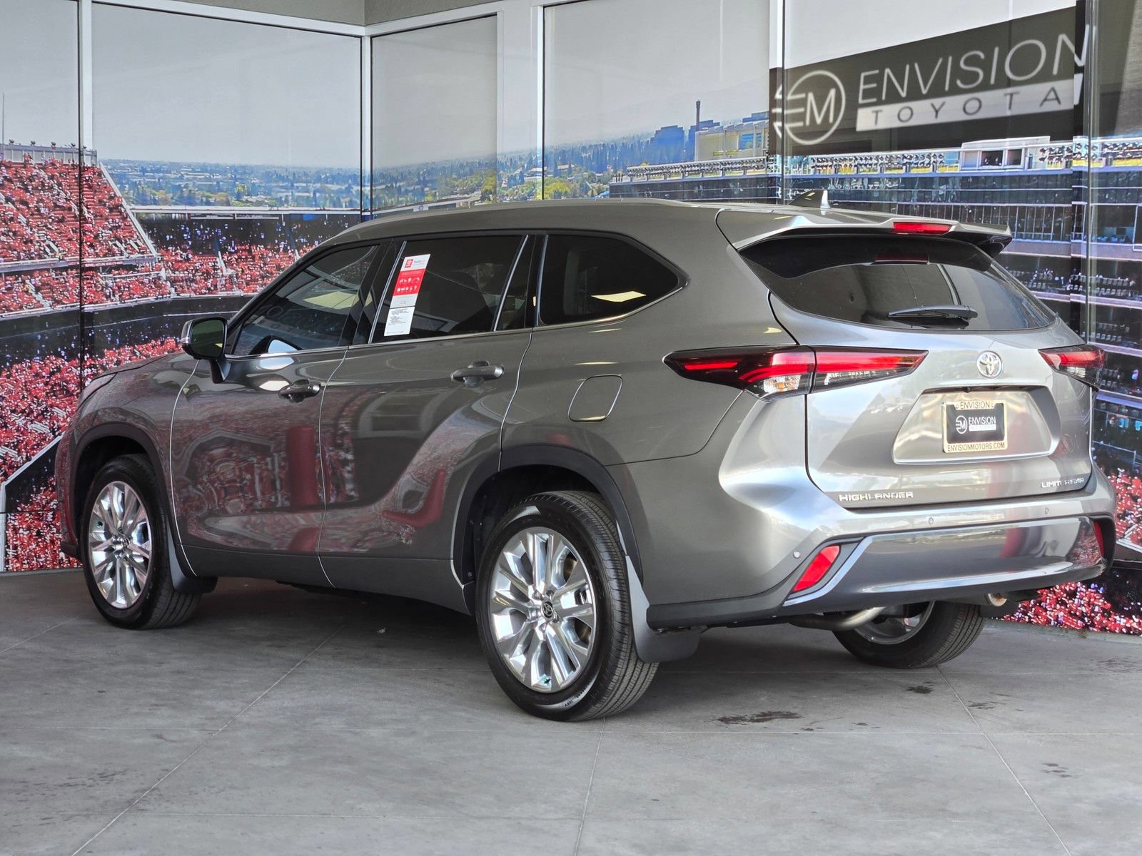 Certified 2026 Toyota Highlander Limited AWD/4WD image 6