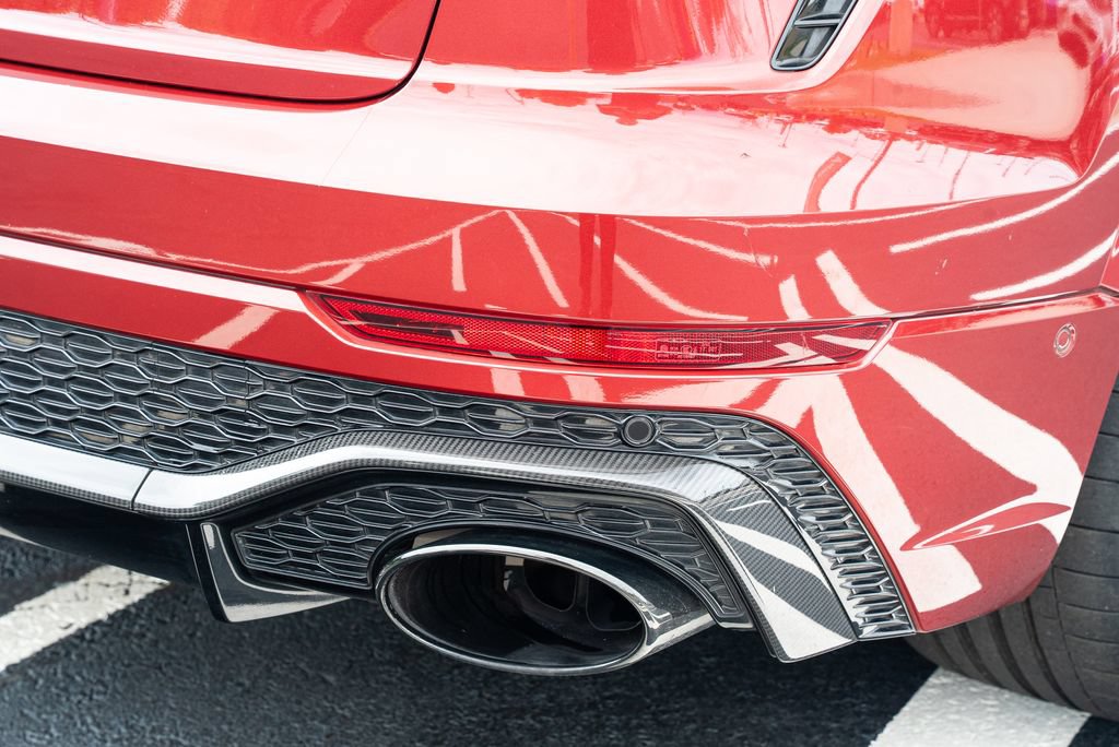 Used 2022 Audi RS Q8 w/ Carbon Optic Package AWD/4WD image 16