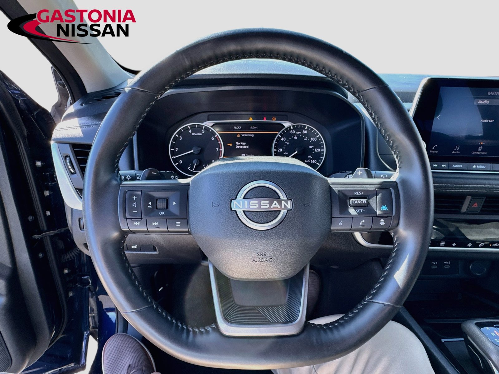 Used 2025 Nissan Rogue SV AWD/4WD image 14