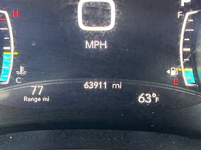 Used 2023 Chrysler Pacifica Touring-L FWD image 7