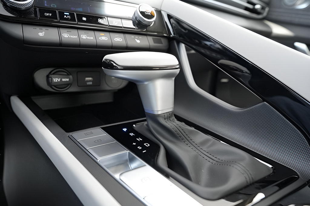 Certified 2026 Hyundai Elantra Limited FWD image 30