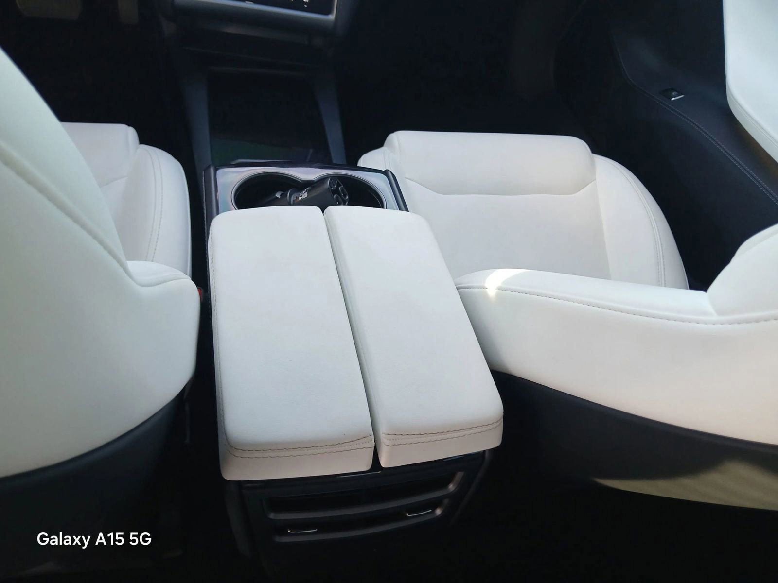 Used 2020 Tesla Model S Long Range Plus image 25