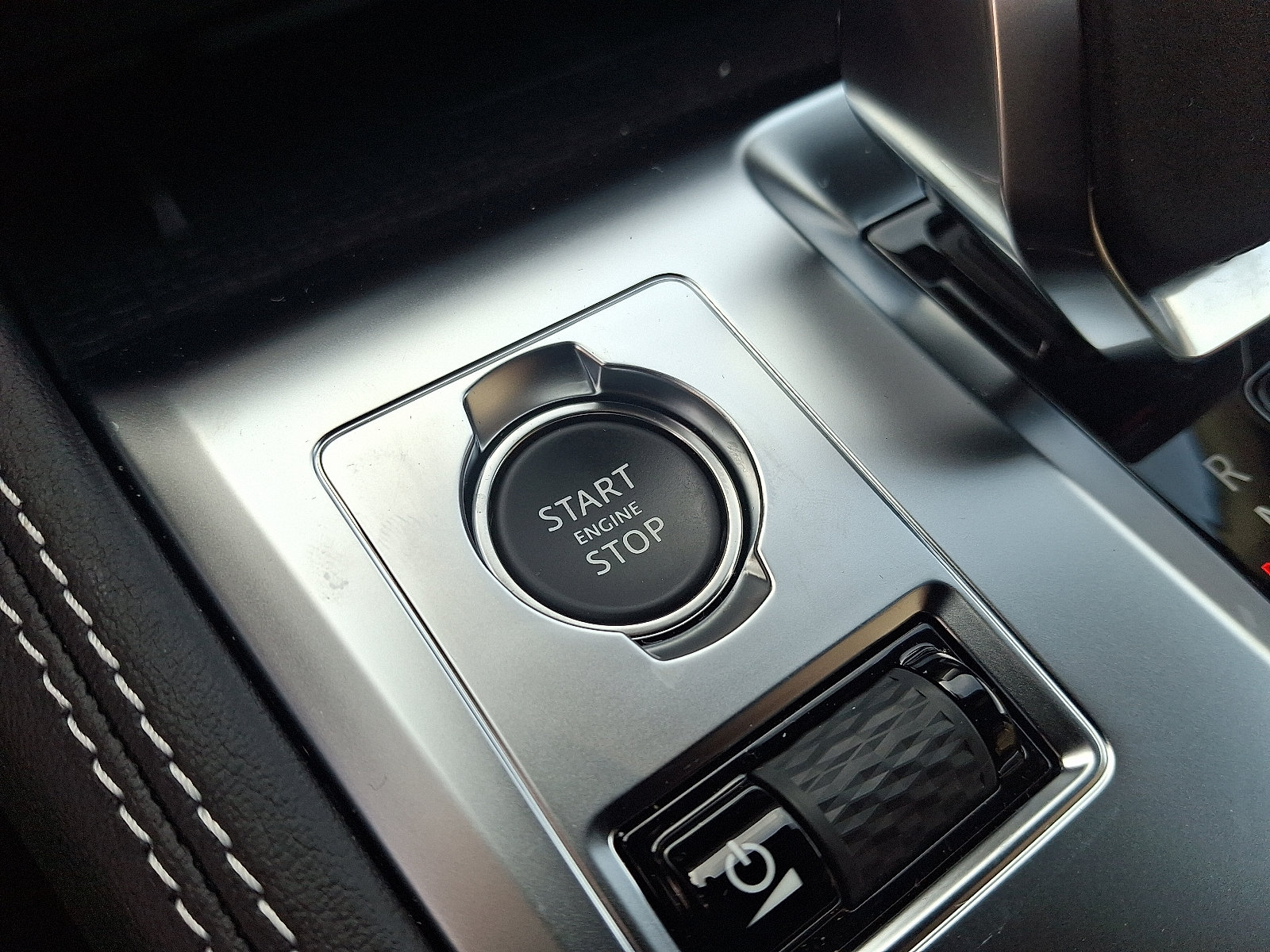 New 2026 Jaguar F-PACE R-Dynamic S AWD/4WD image 19
