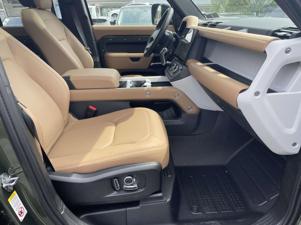 New 2026 Land Rover Defender 130 X-Dynamic SE AWD/4WD image 20