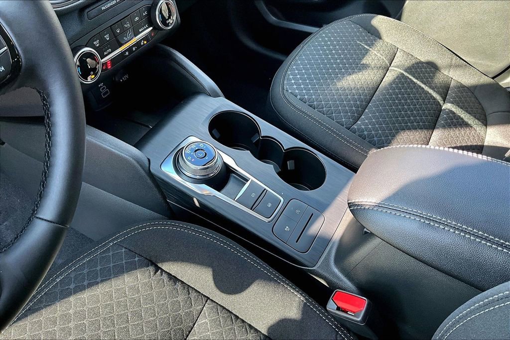 New 2026 Ford Escape Active w/ Cold Weather Package FWD image 8