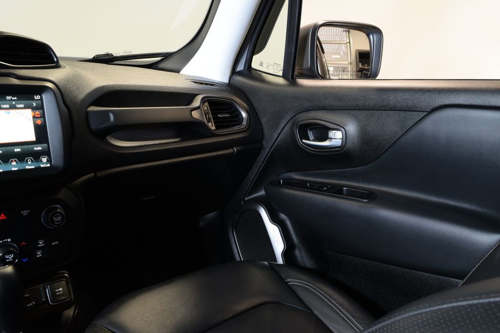Used 2019 Jeep Renegade Limited w/ UConnect 8.4 Nav Group AWD/4WD image 14