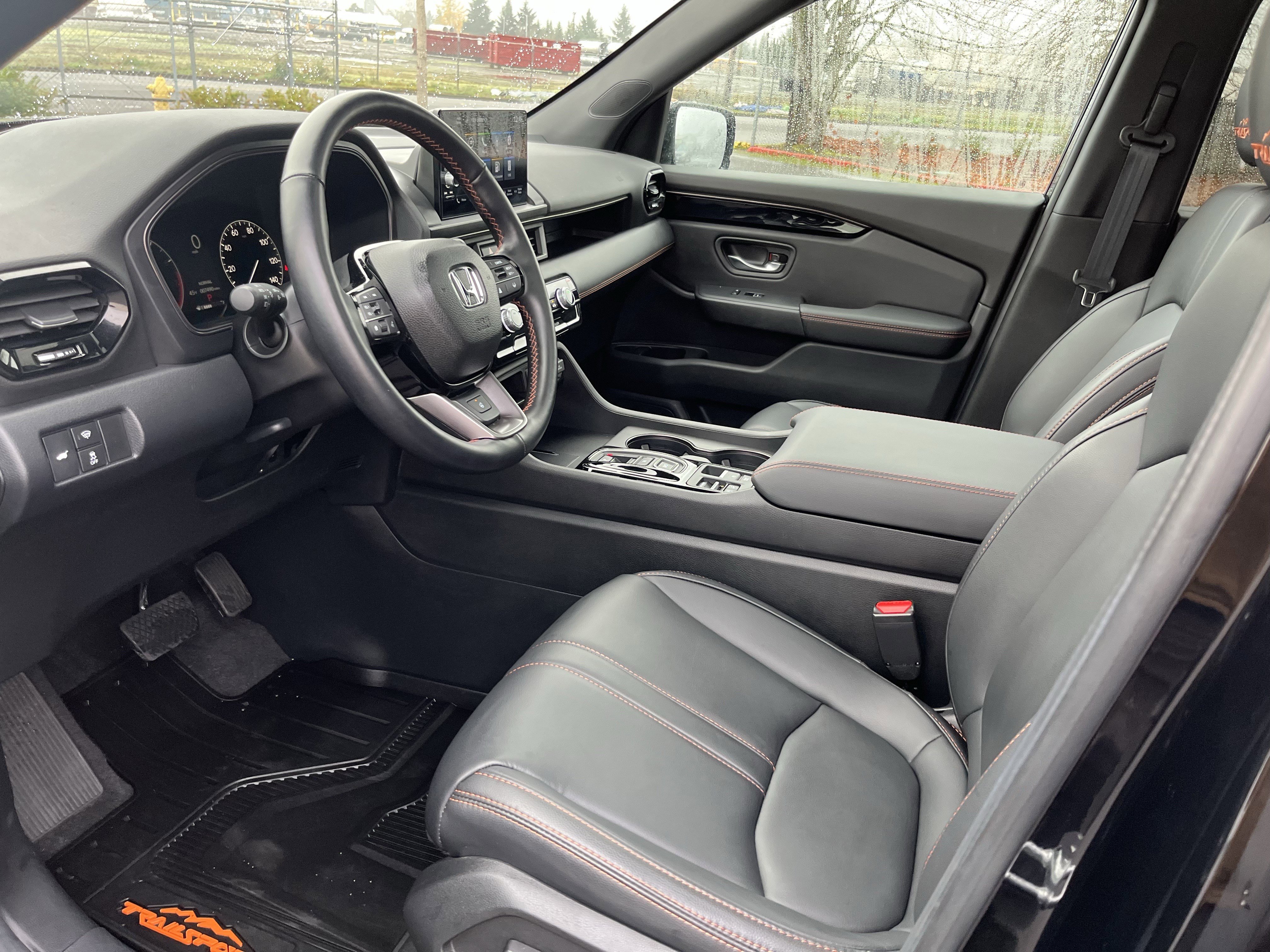 Certified 2025 Honda Pilot TrailSport image 9