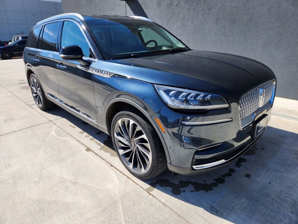 Used 2022 Lincoln Aviator Reserve w/ Equipment Group 201A image 2
