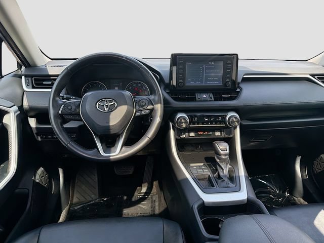 Used 2019 Toyota RAV4 XLE Premium w/ Cold Weather Package FWD image 21