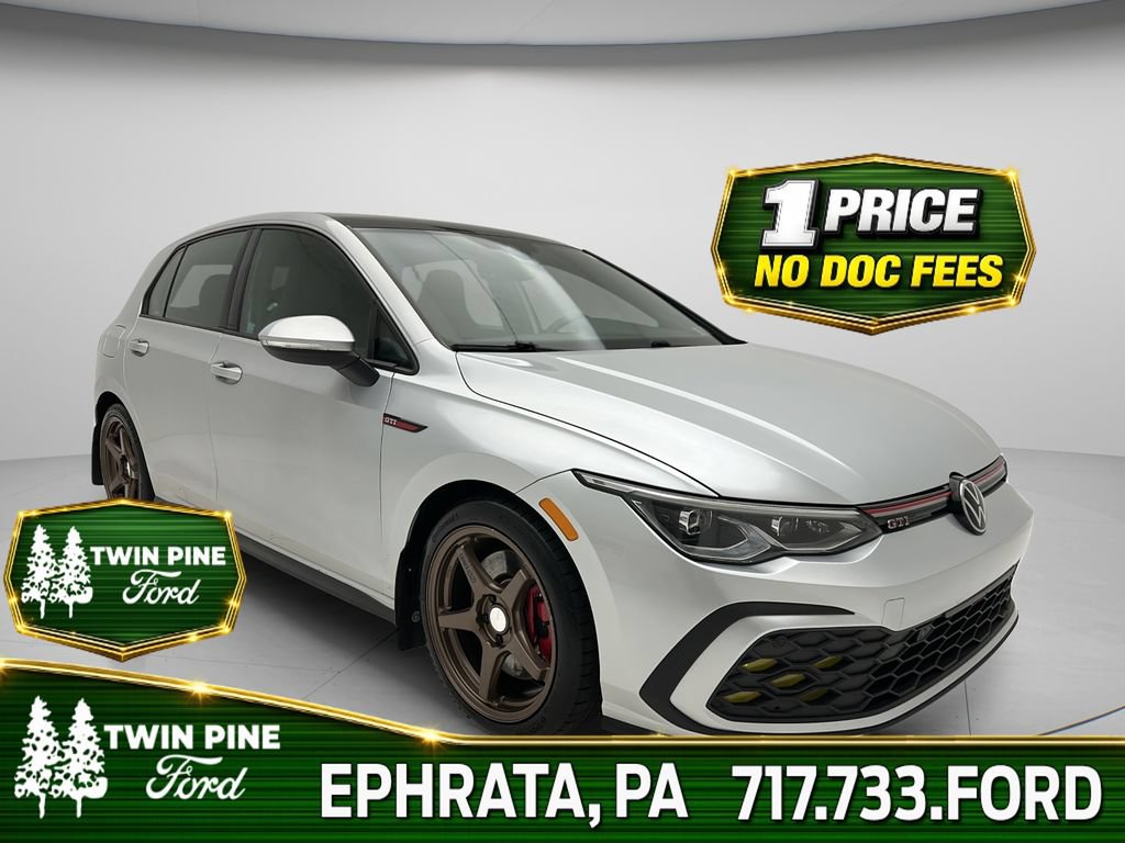 Used 2022 Volkswagen GTI SE FWD image 1