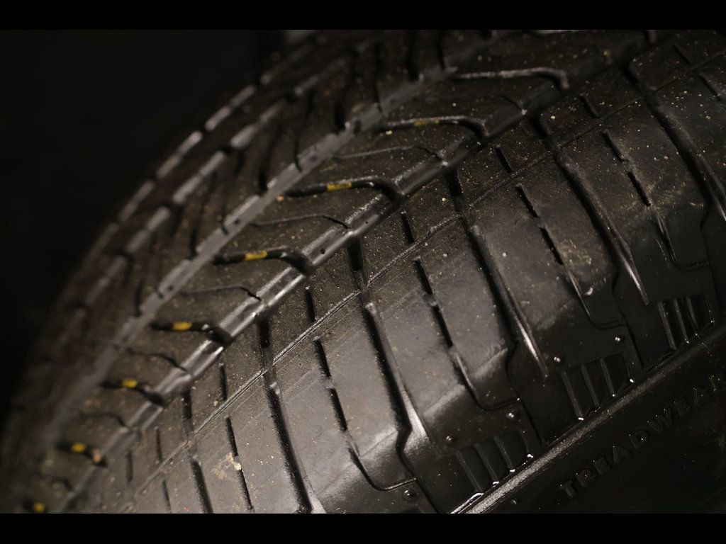 Used 2025 GMC Acadia Elevation image 14