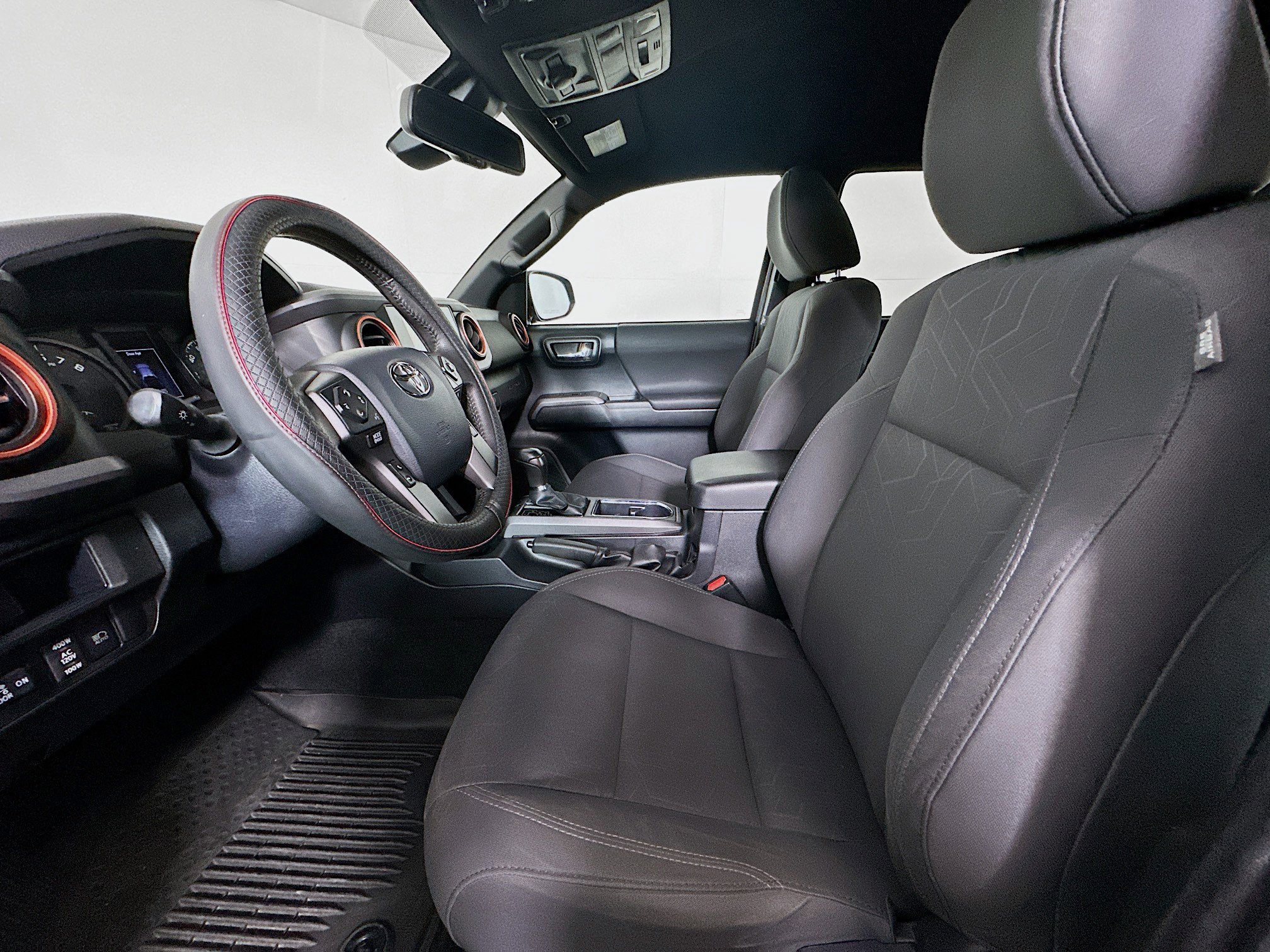 Used 2019 Toyota Tacoma TRD Off-Road w/ Four Season Floor Mat Package image 13