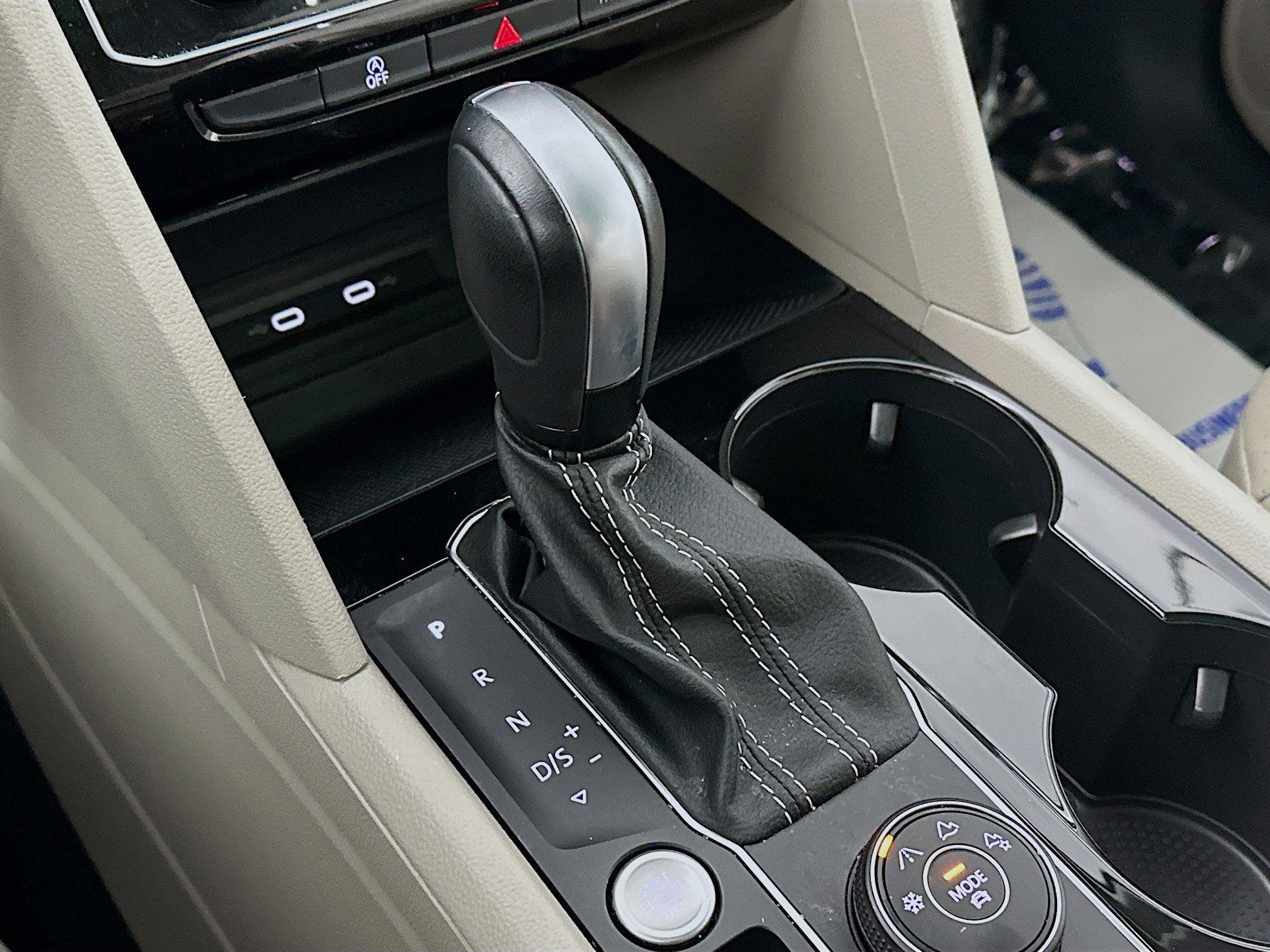 Certified 2022 Volkswagen Atlas SE image 16