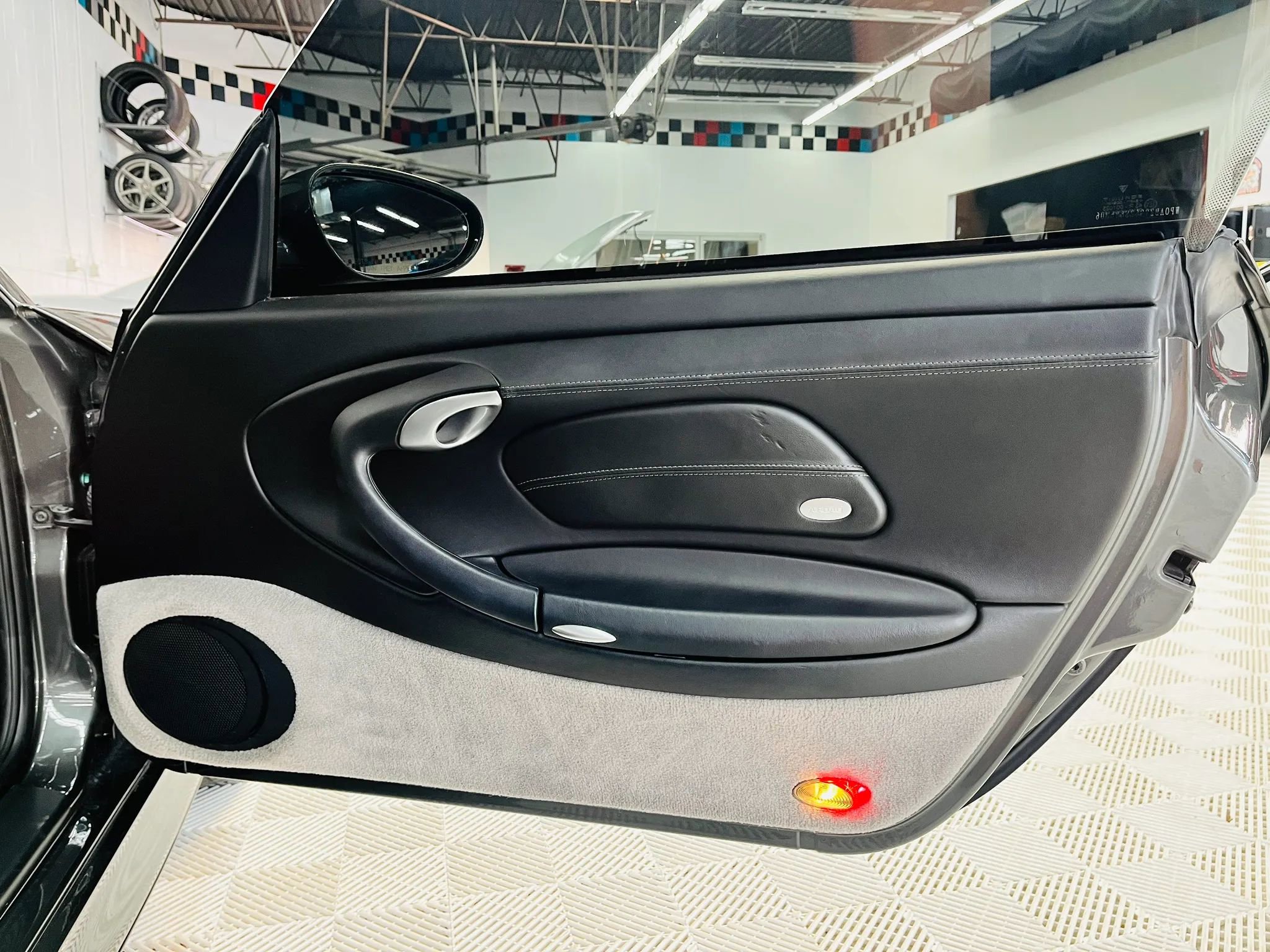 Used 2002 Porsche 911 Turbo image 26