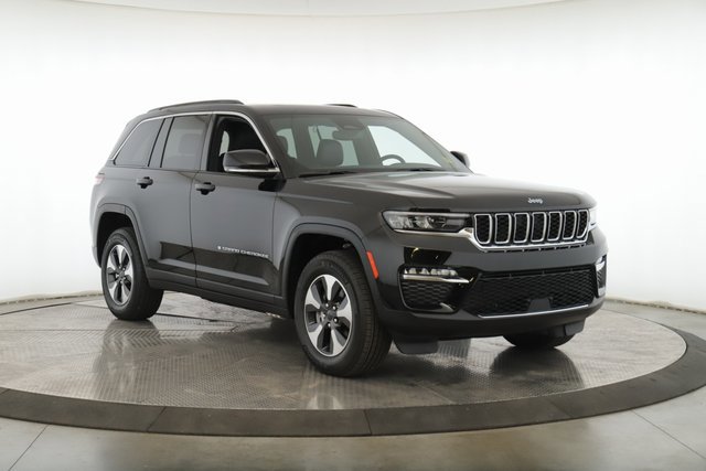 Used 2024 Jeep Grand Cherokee Limited 4xe image 2