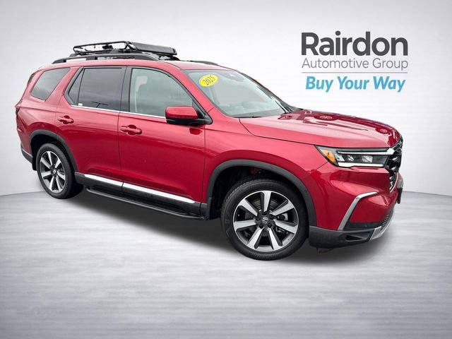 Used 2025 Honda Pilot Touring image 1