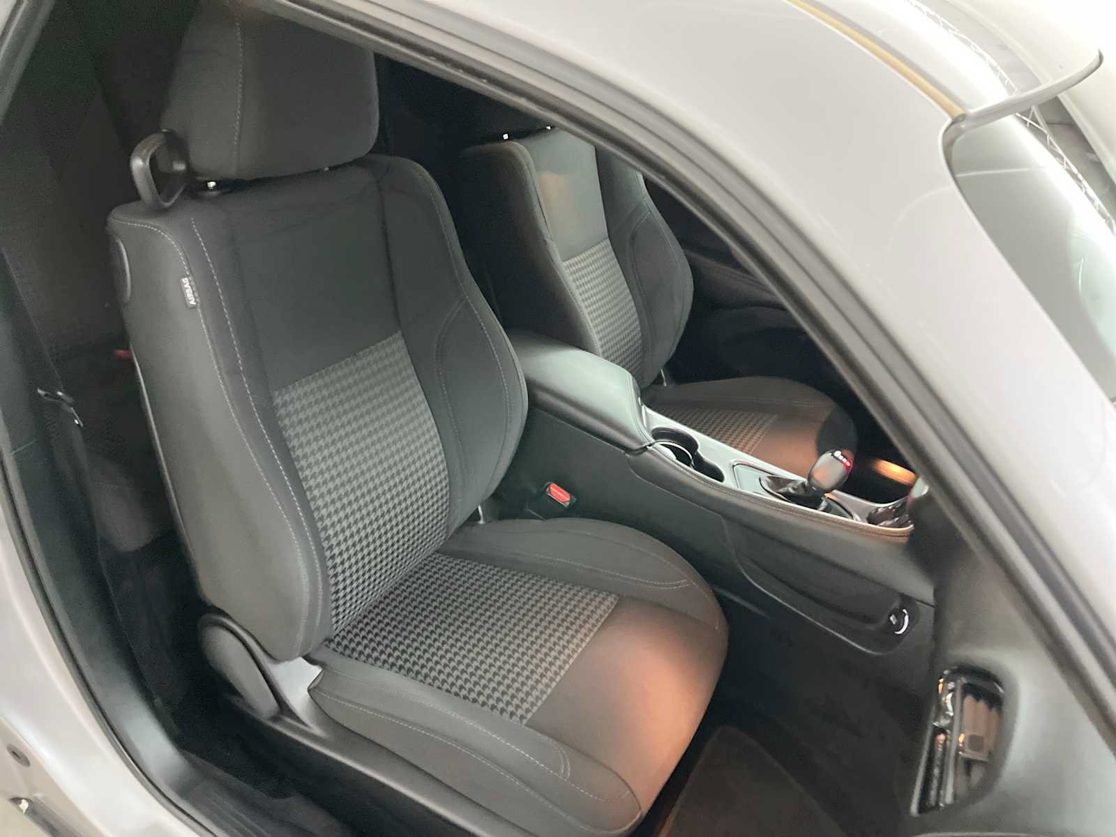 Used 2018 Dodge Challenger SXT w/ Blacktop Package RWD image 31