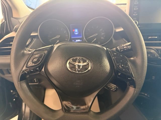 Used 2020 Toyota C-HR LE FWD image 12