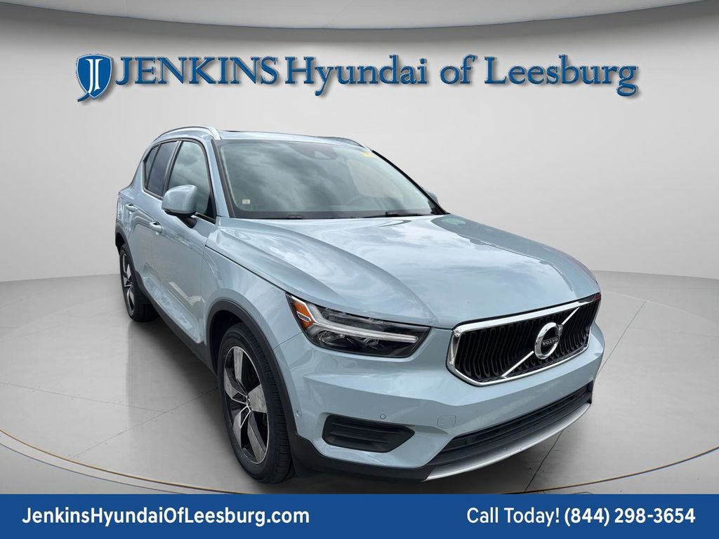 Used 2019 Volvo XC40 T5 Momentum image 6
