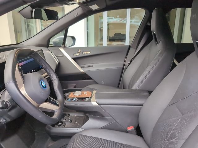 Used 2024 BMW iX xDrive50 w/ Premium Package image 13