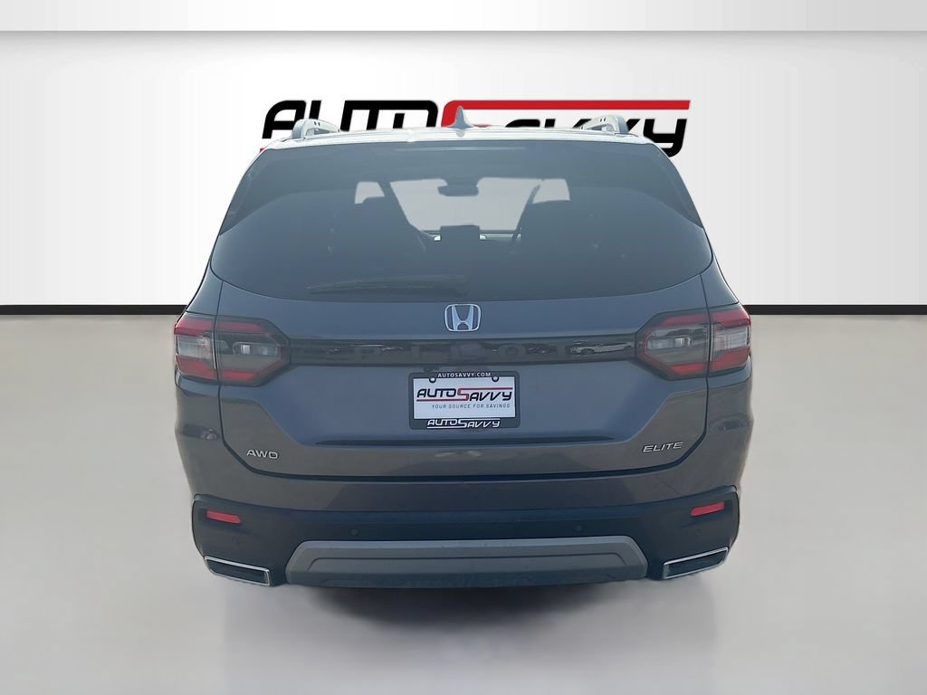 Used 2023 Honda Pilot Elite image 6