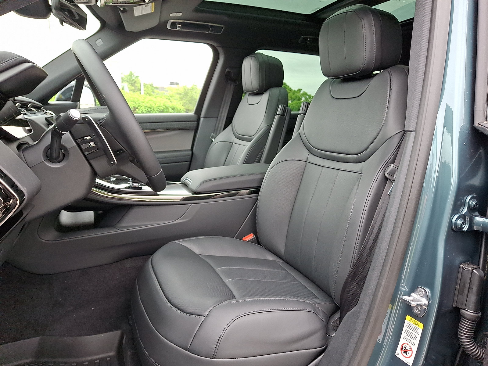 New 2026 Land Rover Range Rover Sport Dynamic SE AWD/4WD image 3