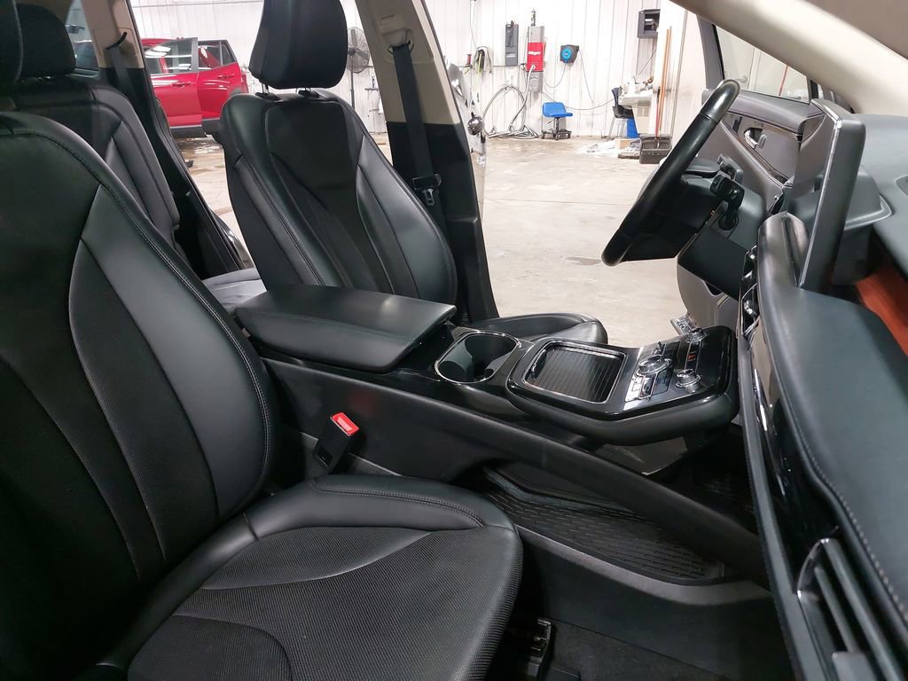 Used 2022 Lincoln Nautilus Reserve w/ Monochromatic Package image 10