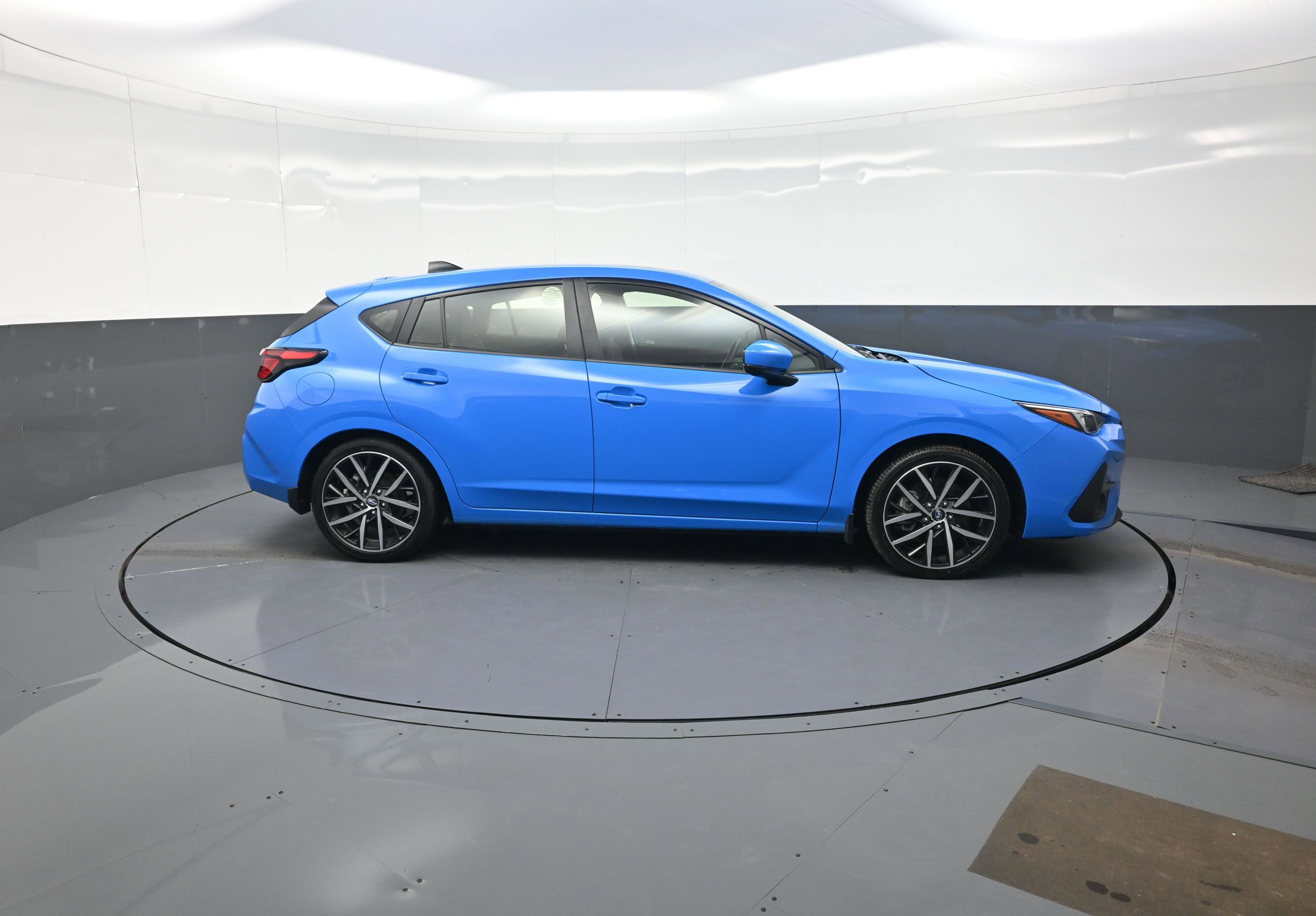 Certified 2025 Subaru Impreza 2.0i Sport AWD/4WD image 2