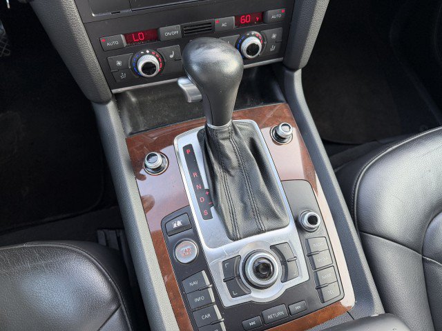 Used 2010 Audi Q7 TDI Prestige AWD/4WD image 21