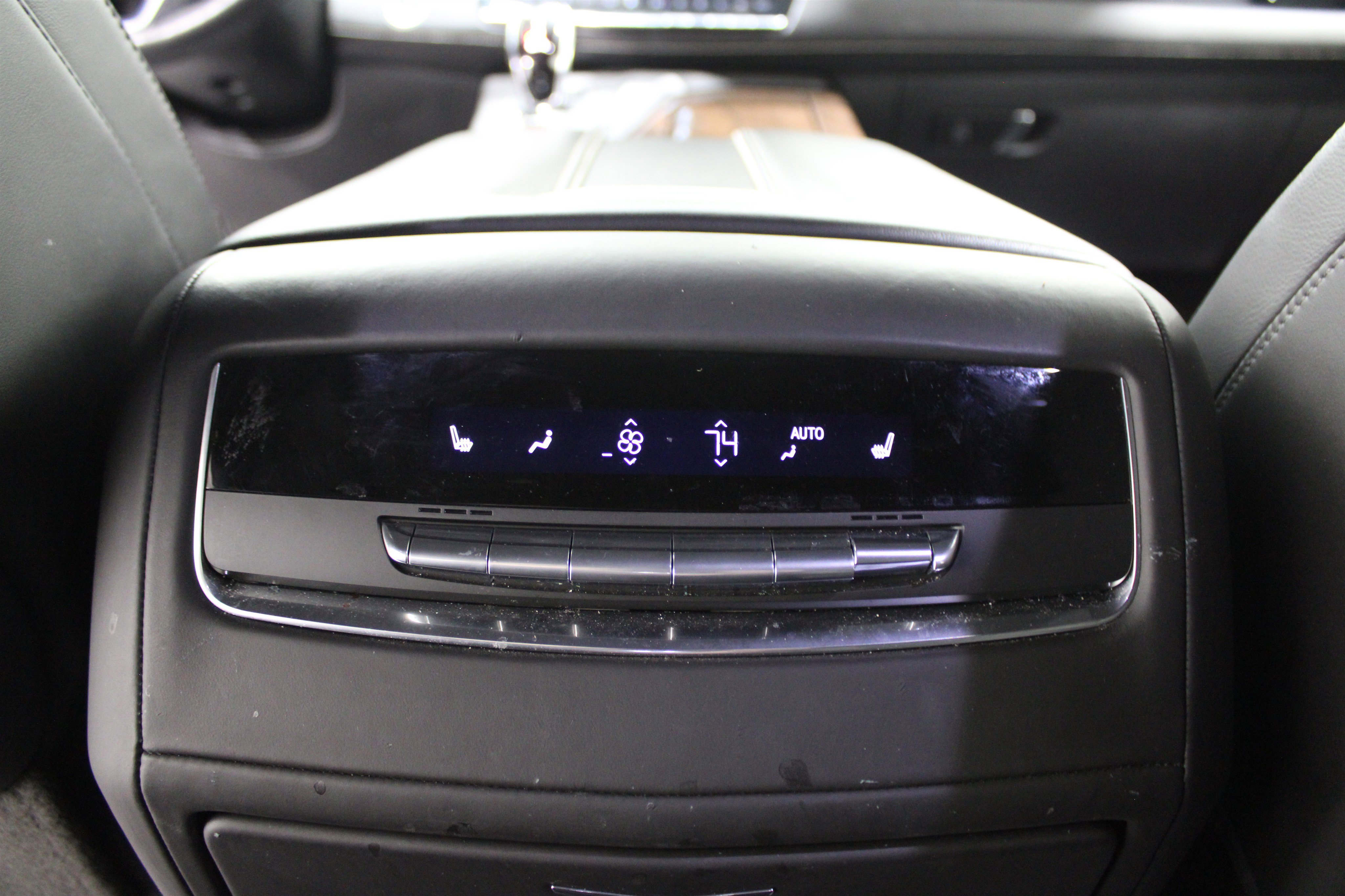 Certified 2024 Cadillac Escalade ESV Sport Platinum image 29