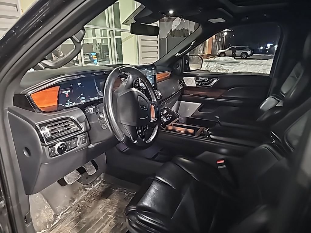 Used 2019 Lincoln Navigator Reserve image 8