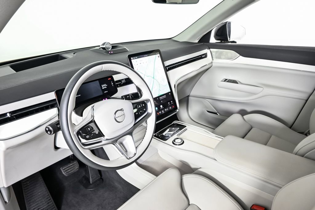Certified 2025 Volvo EX90 Ultra AWD/4WD image 6