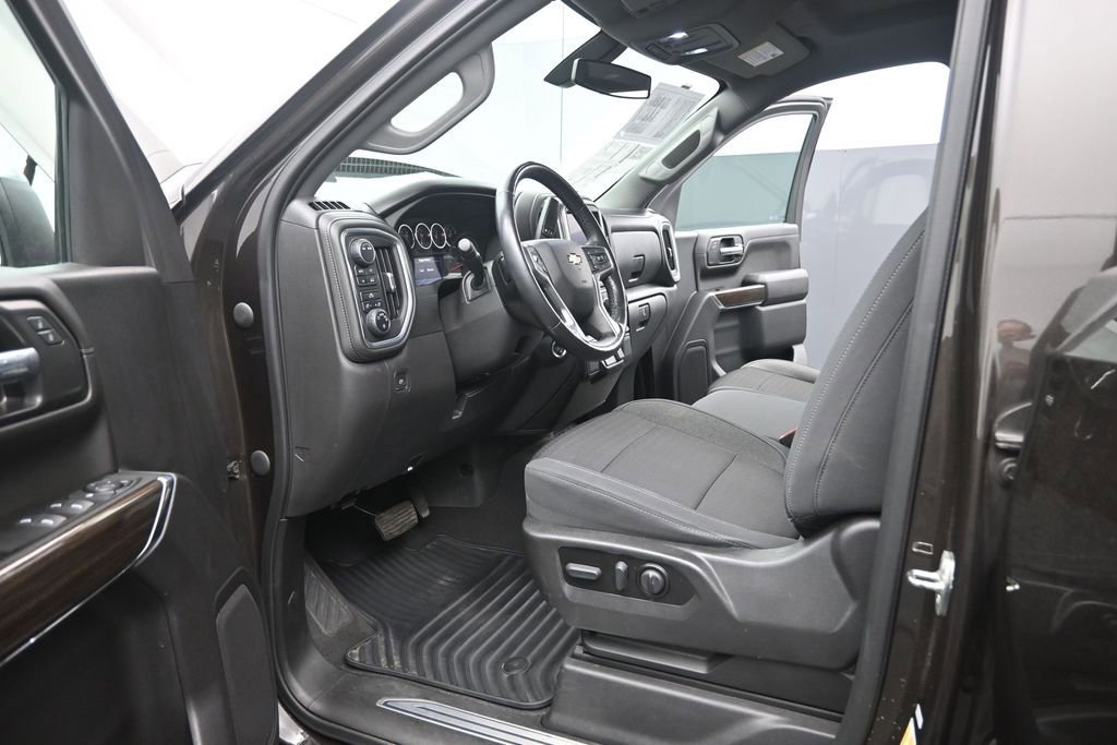 Used 2021 Chevrolet Silverado 1500 LT AWD/4WD image 9