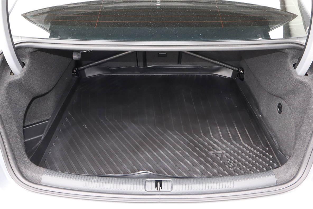 Used 2018 Audi RS 3 w/ Technology Package image 10