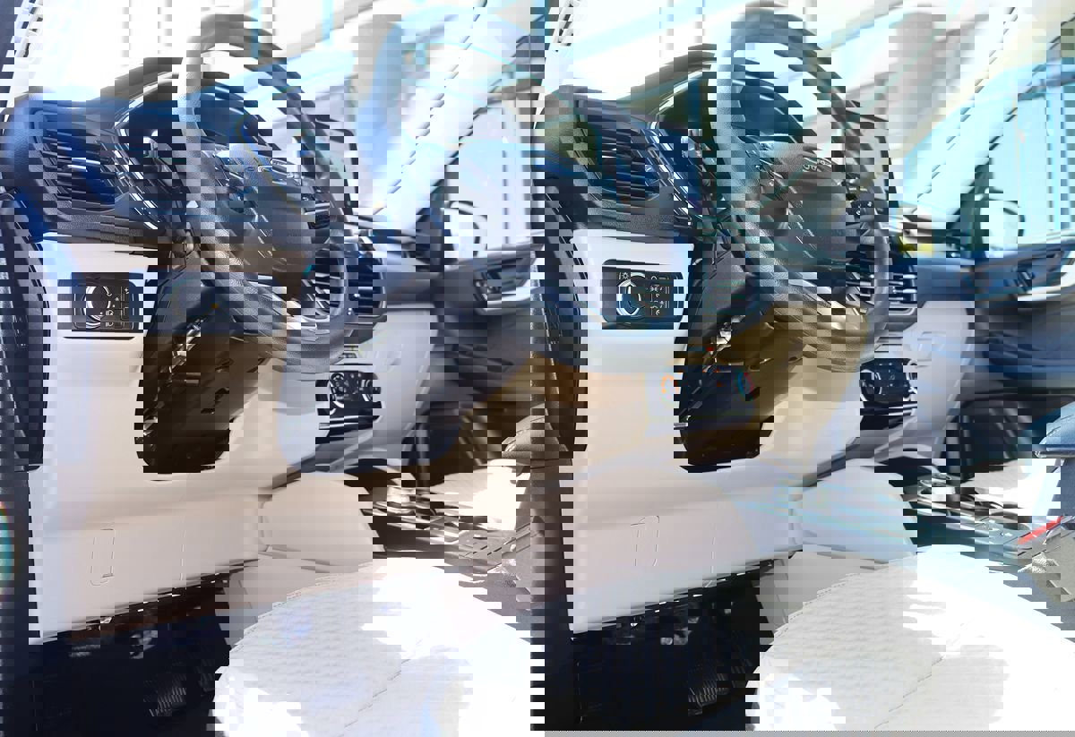 Used 2022 Ford Escape SE image 40