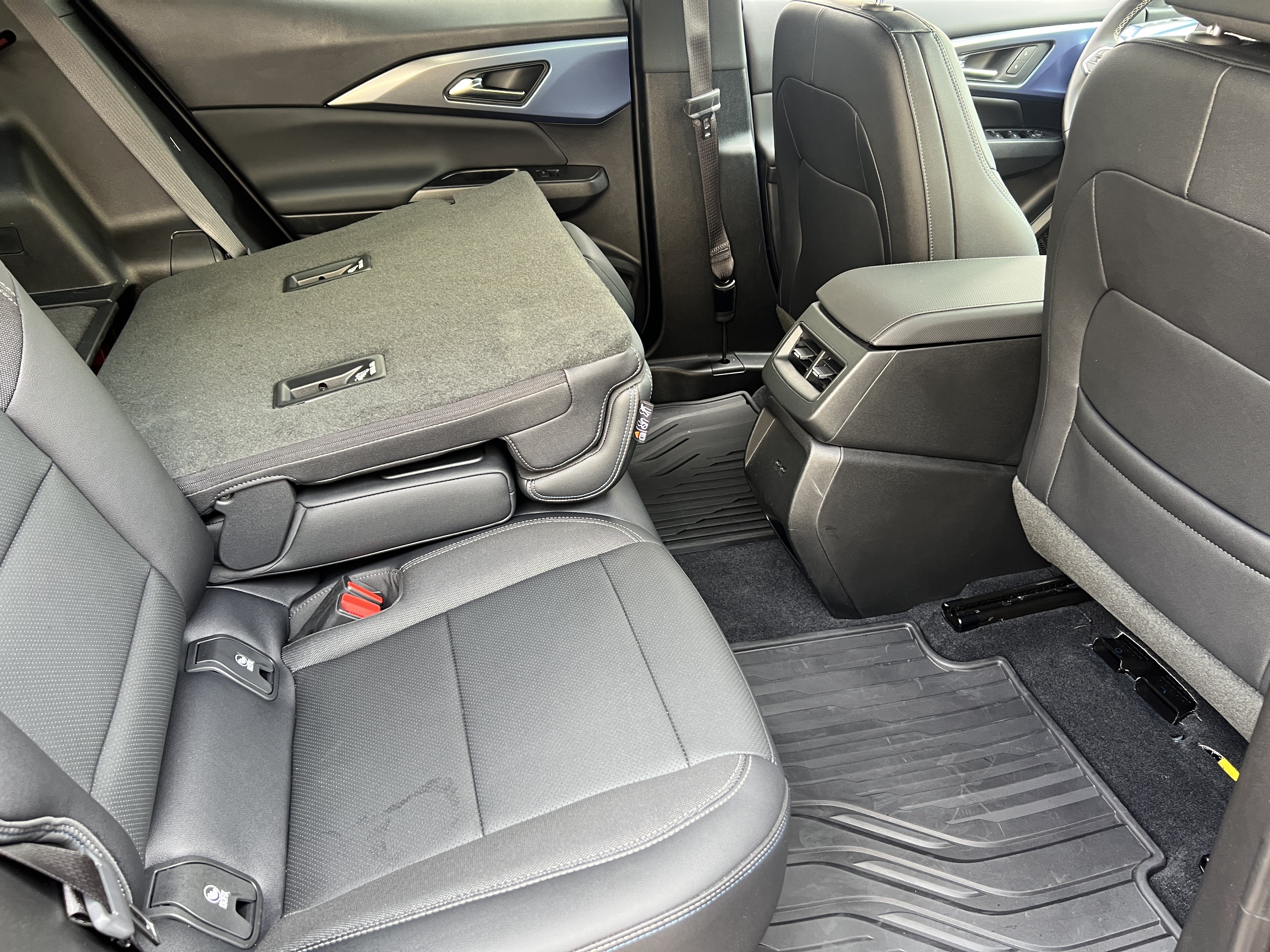 Used 2026 Chevrolet Equinox EV LT AWD/4WD image 21