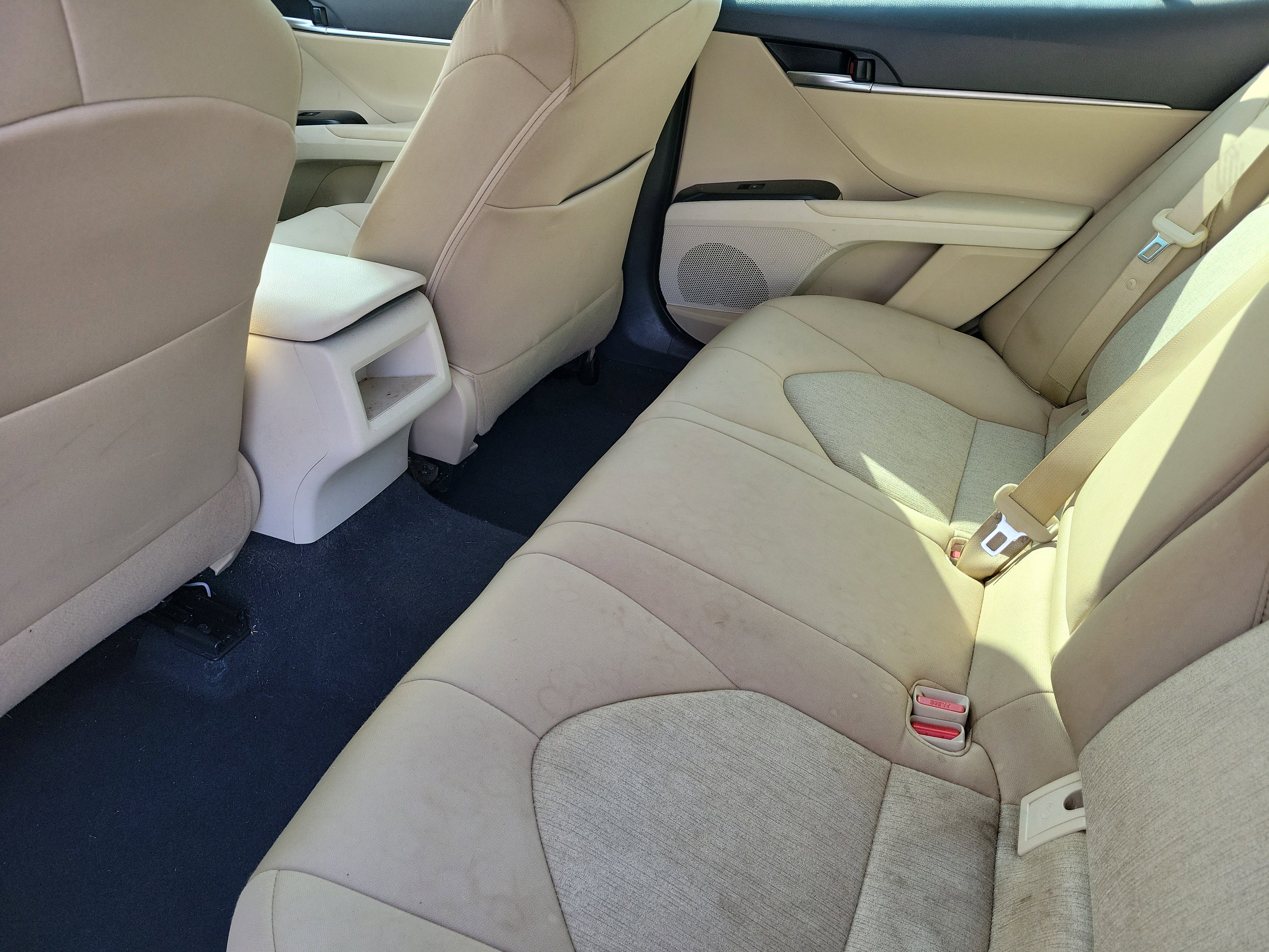 Used 2019 Toyota Camry LE w/ Sunroof Package image 9