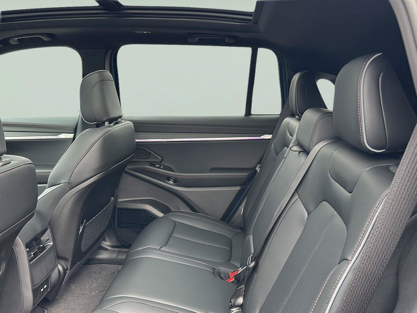 New 2025 Jeep Wagoneer S Limited AWD/4WD image 19