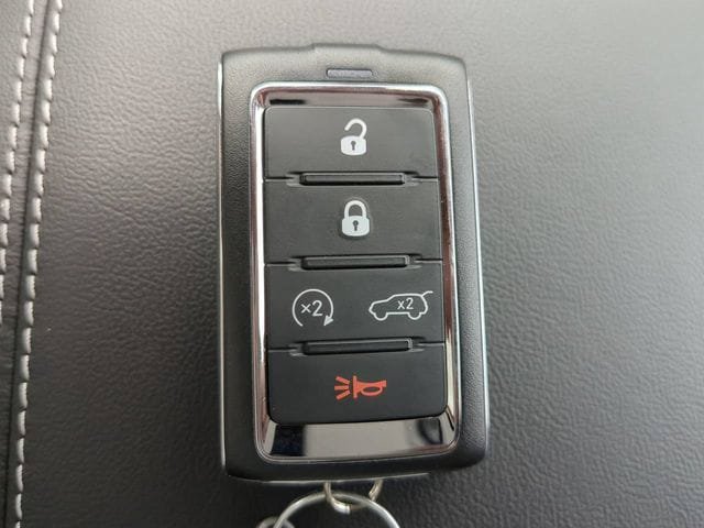 Used 2023 Jeep Grand Cherokee L Limited w/ Luxury Tech Group II AWD/4WD image 29