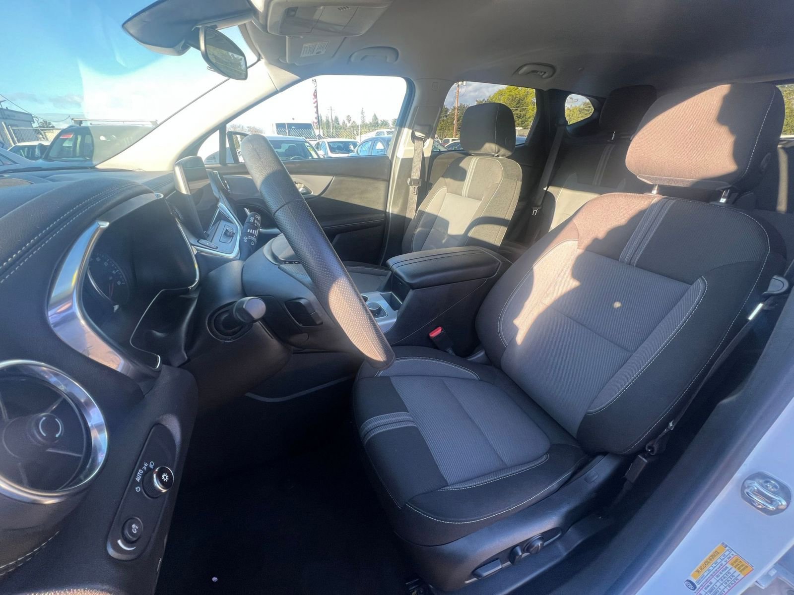 Used 2025 Chevrolet Blazer LT image 37