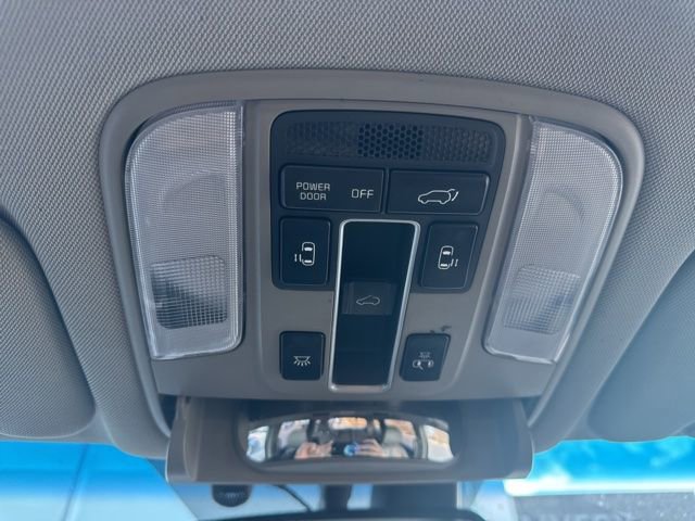 Used 2019 Kia Sedona SX image 16