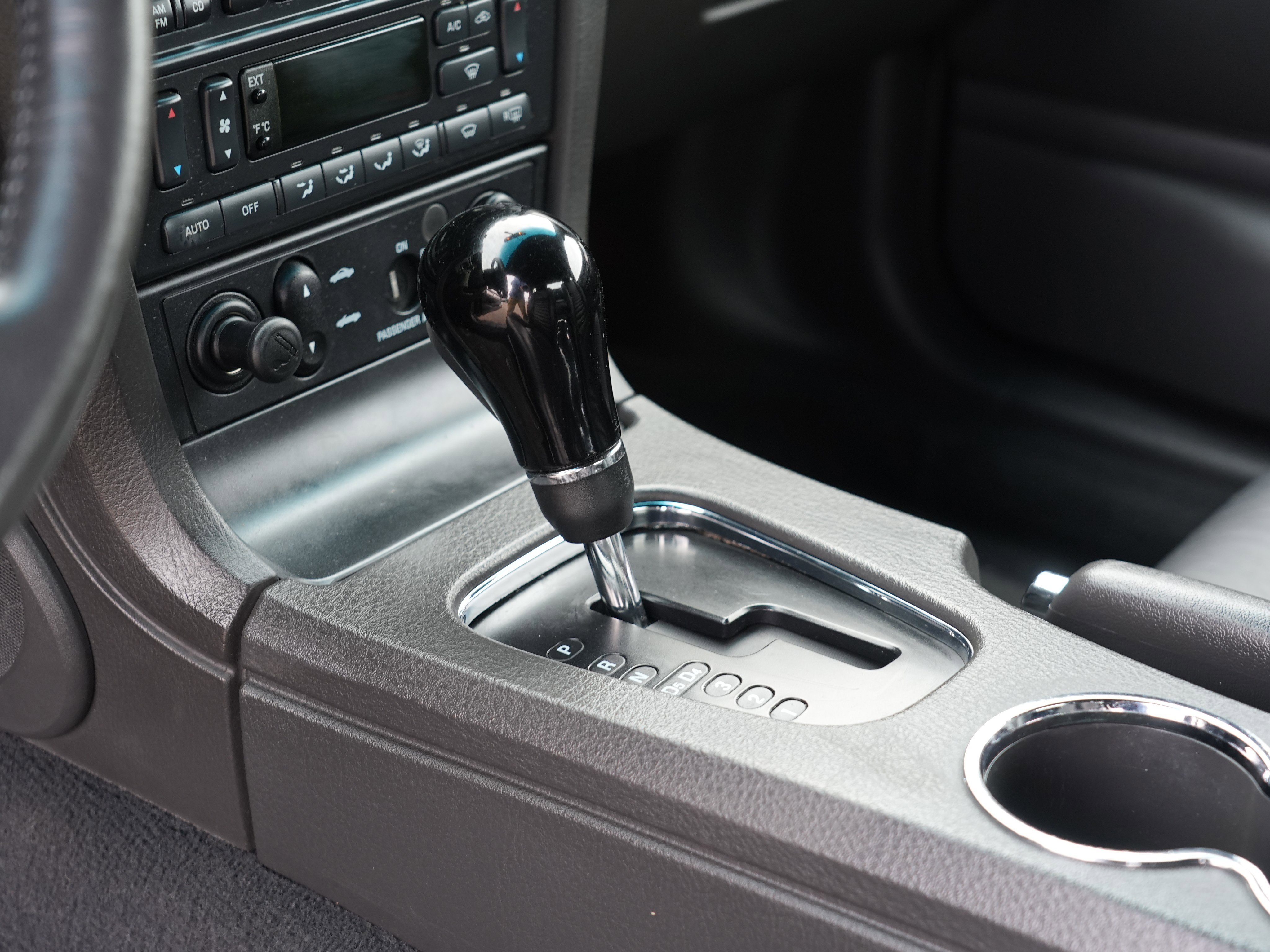 Used 2002 Ford Thunderbird image 21